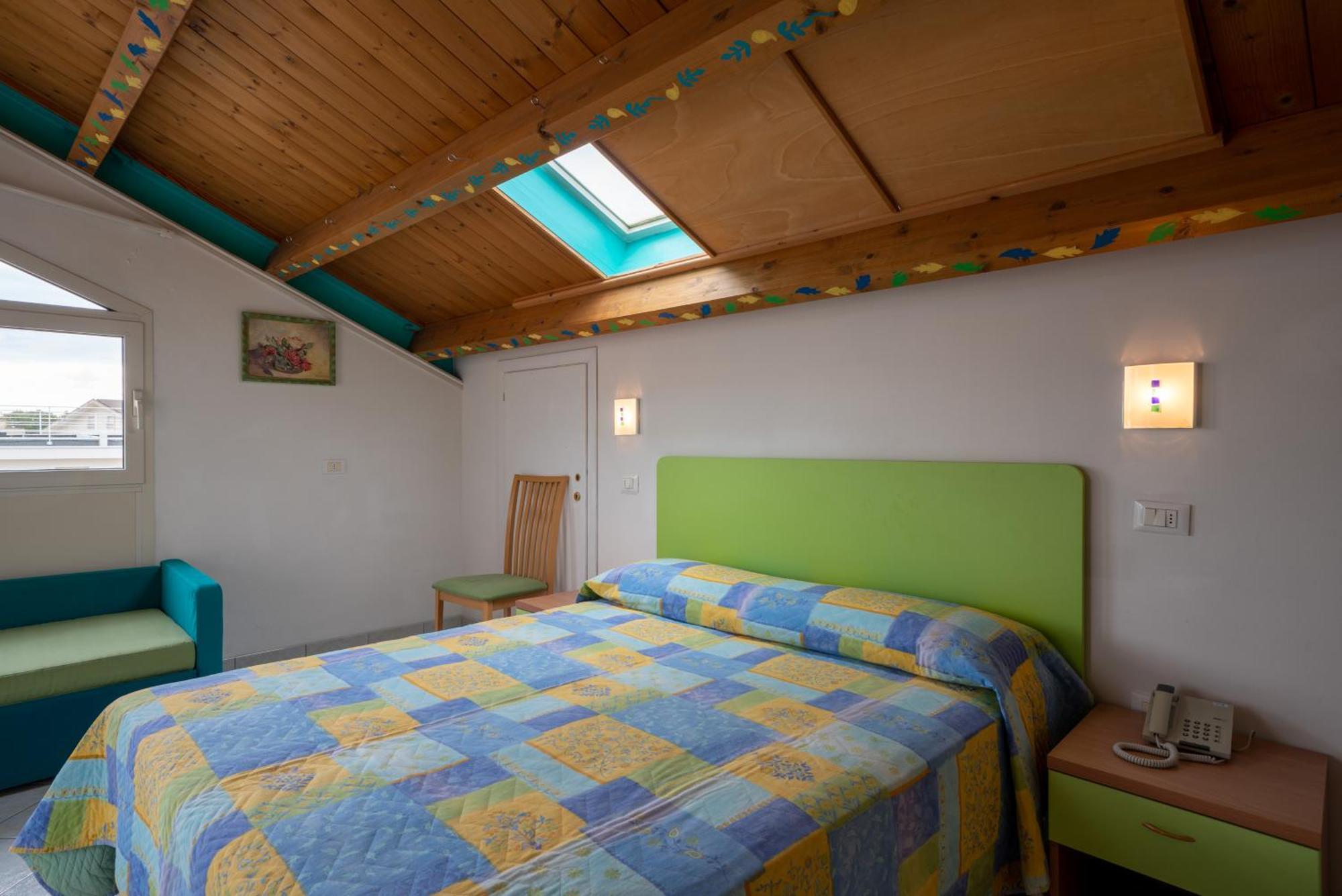 Hotel Marconi Католика Екстериор снимка