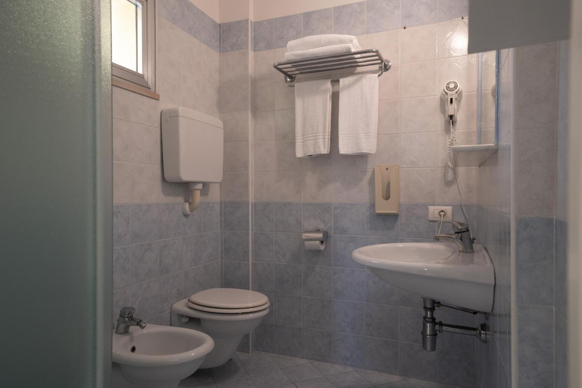 Hotel Marconi Католика Екстериор снимка