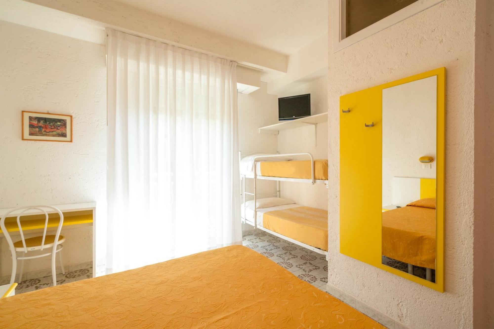 Hotel Marconi Католика Екстериор снимка