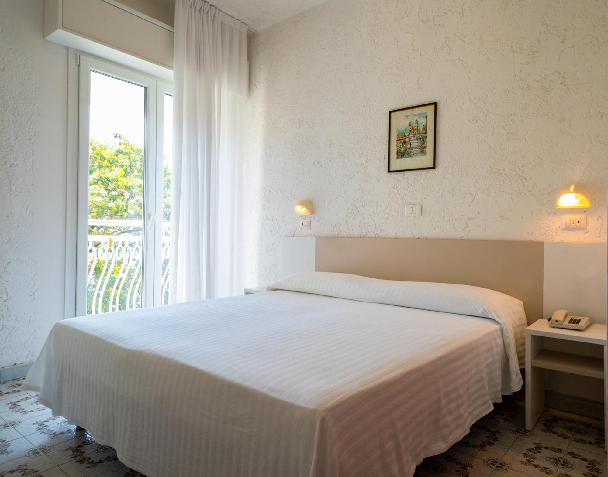 Hotel Marconi Католика Екстериор снимка